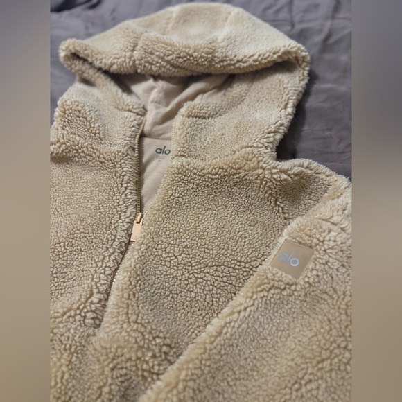 ALO Yoga Cream Sherpa Jacket - Picture 1 of 4
